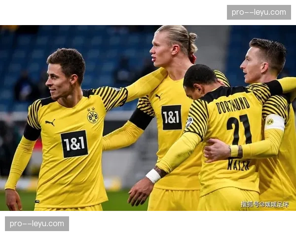 即时：霍芬海姆客场1-0领先沃尔夫斯堡，进球来自角球配合